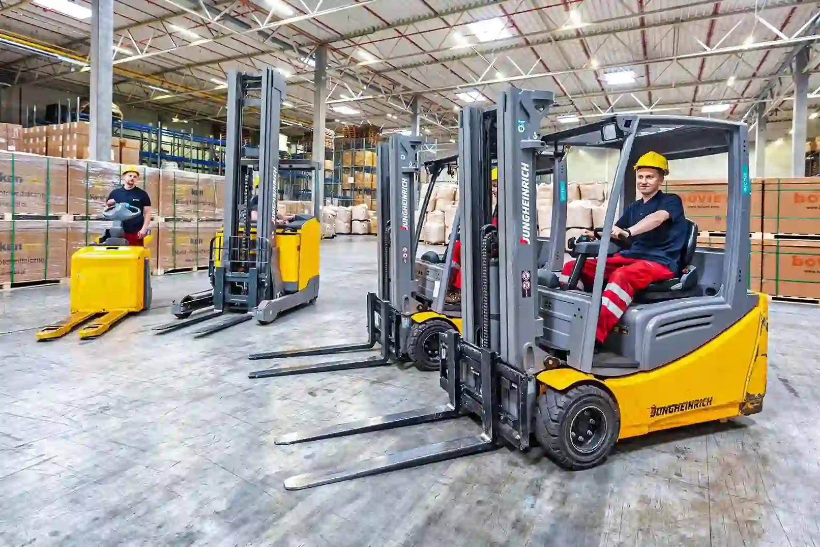 Логістичне та складське обладнання з Китаю